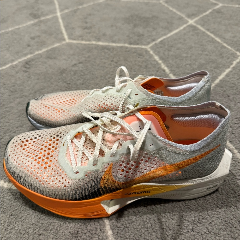 Nike ZoomX Vaporfly 3 - Men’s Size 9